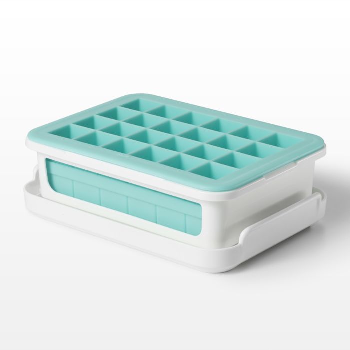 https://www.cookingtools.com.co/wp-content/uploads/2020/05/covered_silicone_ice_cube_tray-cocktail_cubes_11154300_7.jpg